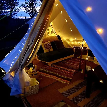 6m Xl Bell Tent Near Whitby With Log Burner *