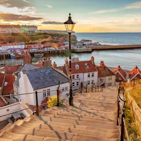 Hébergement de vacances 6m Xl Bell Tent Near Whitby With Log Burner *