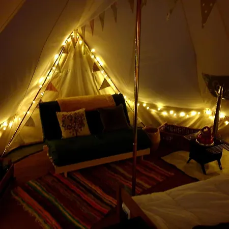 6m Xl Bell Tent Near Whitby With Log Burner