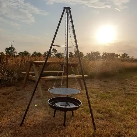 펜션 6m Xl Bell Tent Near Whitby With Log Burner Liverton